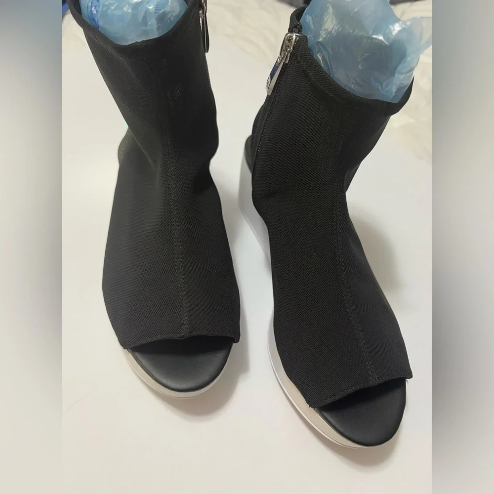Donna Karan‎ Riviera Cutout Platform Booties. Side Zip, Stretchy Fabric Upper.